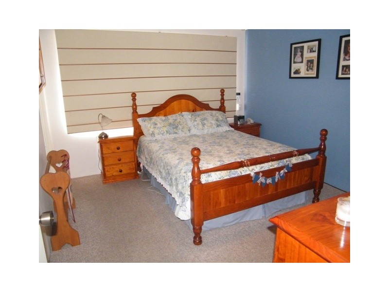 33 Raeburn Crescent, Landsdale WA 6065