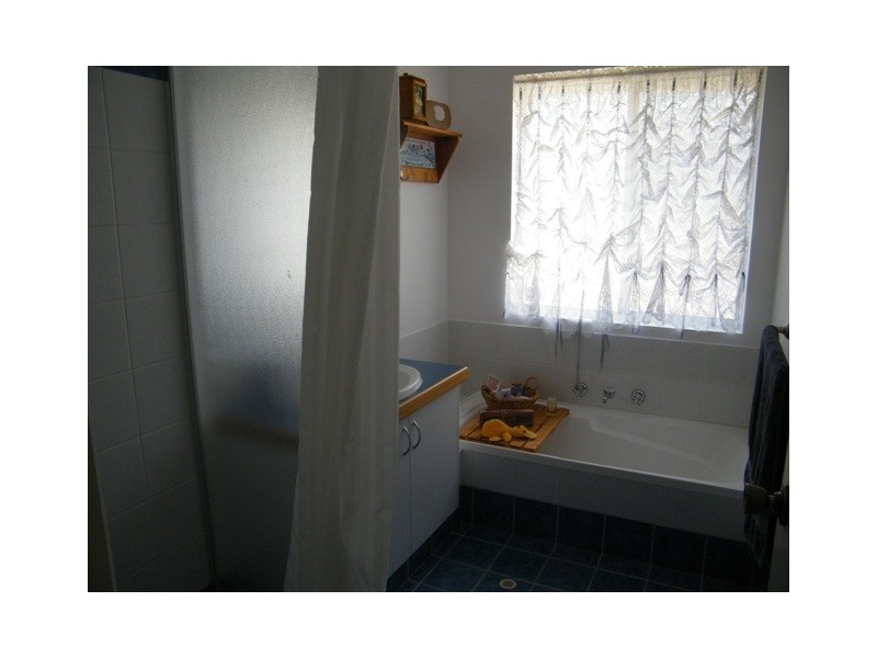 33 Raeburn Crescent, Landsdale WA 6065