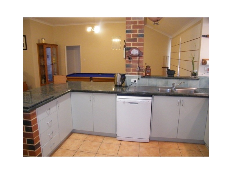 33 Raeburn Crescent, Landsdale WA 6065