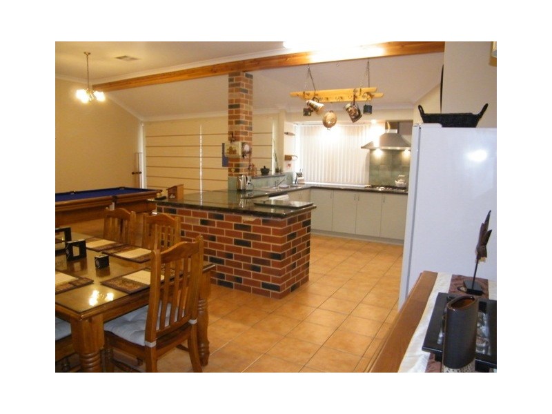 33 Raeburn Crescent, Landsdale WA 6065