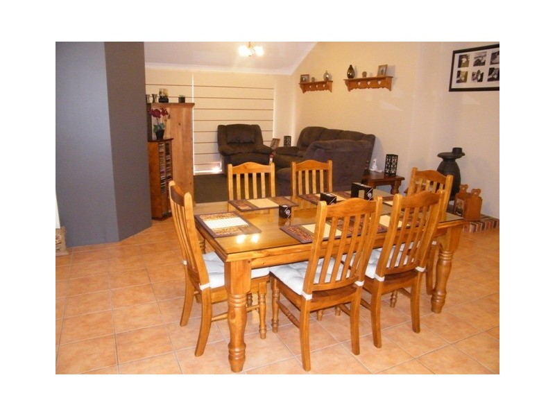 33 Raeburn Crescent, Landsdale WA 6065