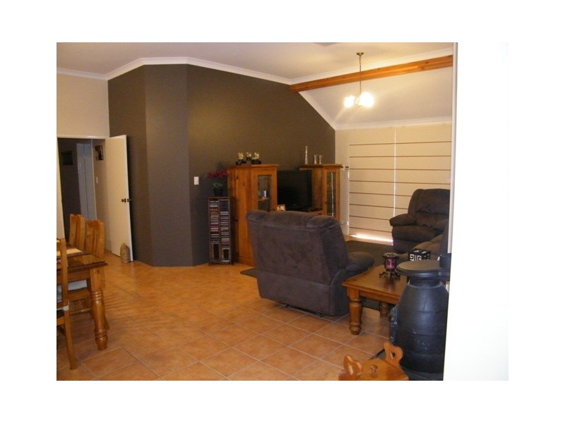 33 Raeburn Crescent, Landsdale WA 6065