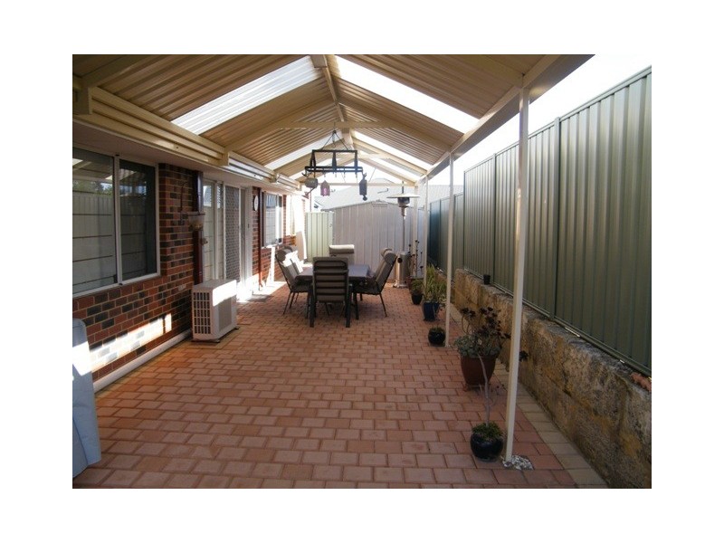 33 Raeburn Crescent, Landsdale WA 6065