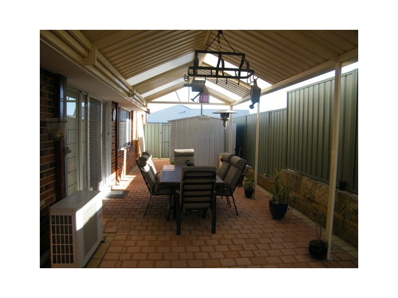 33 Raeburn Crescent, Landsdale WA 6065