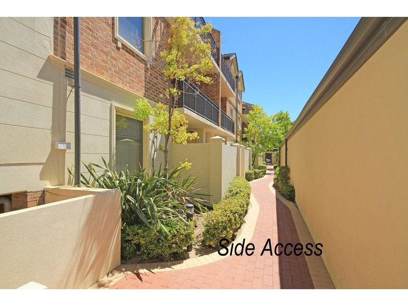 8/101 Grand Boulevard, Joondalup WA 6027