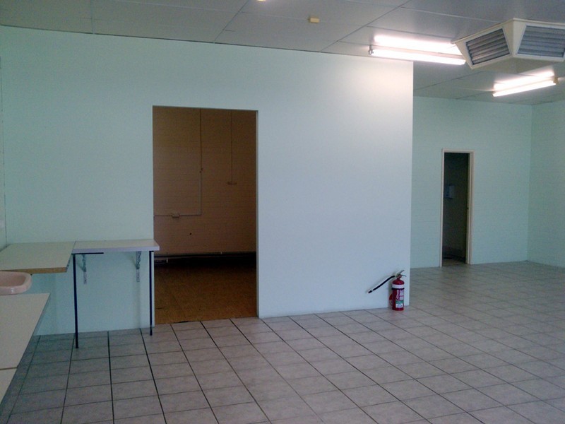 2/9 Robinson, Rockingham WA 6168