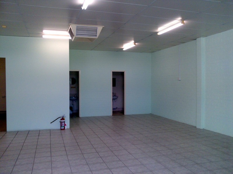 2/9 Robinson, Rockingham WA 6168