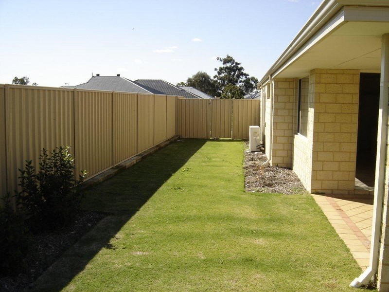 4 Madrid Terrace, Hocking WA 6065