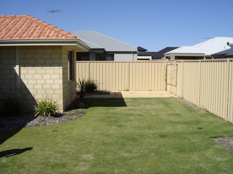 4 Madrid Terrace, Hocking WA 6065