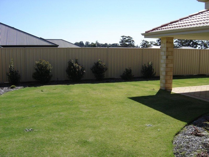4 Madrid Terrace, Hocking WA 6065