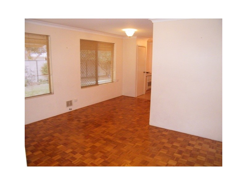 9 Holley Place, Marangaroo WA 6064