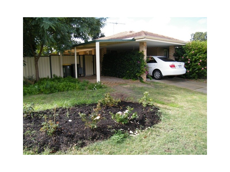 9 Holley Place, Marangaroo WA 6064