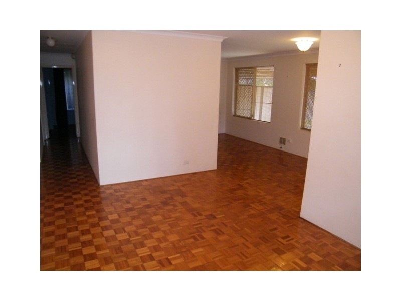 9 Holley Place, Marangaroo WA 6064