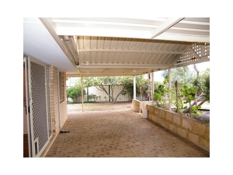 9 Holley Place, Marangaroo WA 6064