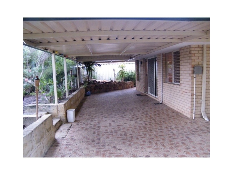 9 Holley Place, Marangaroo WA 6064