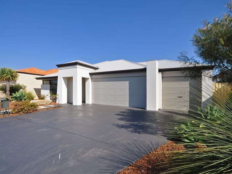 67 Regency Avenue, Madeley WA 6065