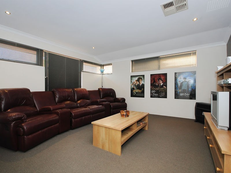 67 Regency Avenue, Madeley WA 6065