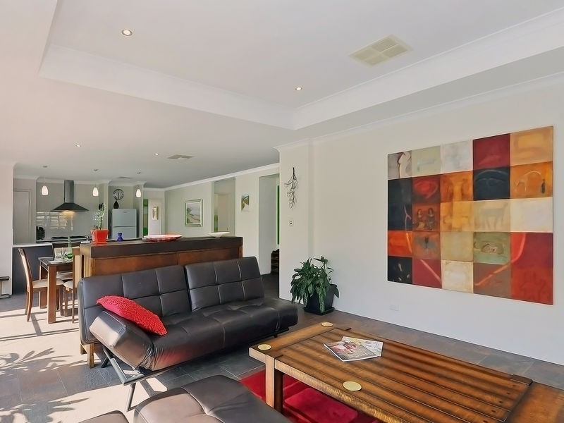 67 Regency Avenue, Madeley WA 6065