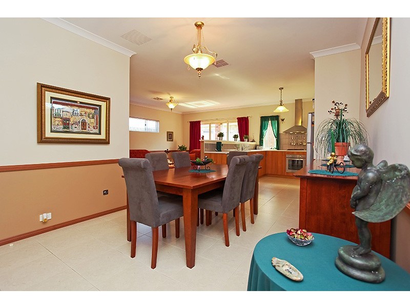 30 Trent Bridge Avenue, Madeley WA 6065