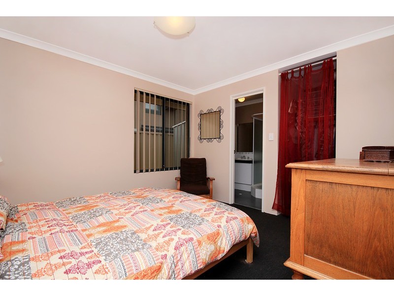 9 Roxton Way, Darch WA 6065