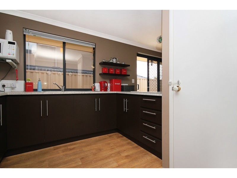 9 Roxton Way, Darch WA 6065