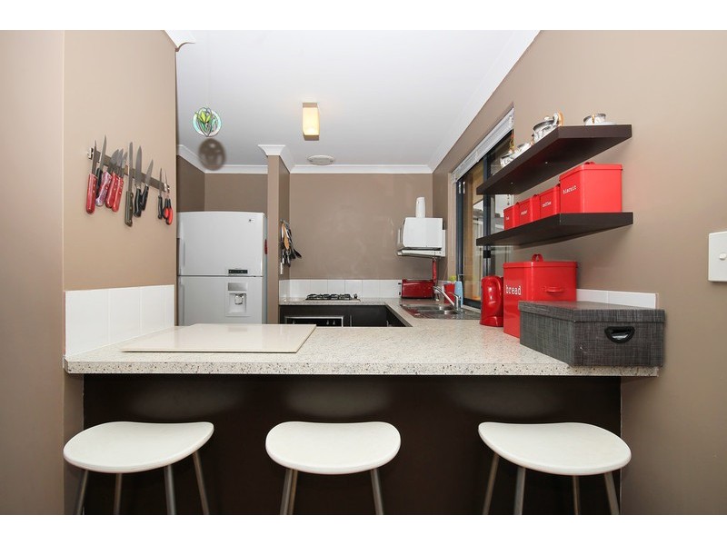 9 Roxton Way, Darch WA 6065