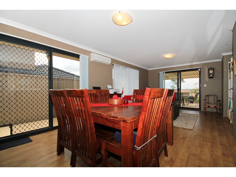 9 Roxton Way, Darch WA 6065