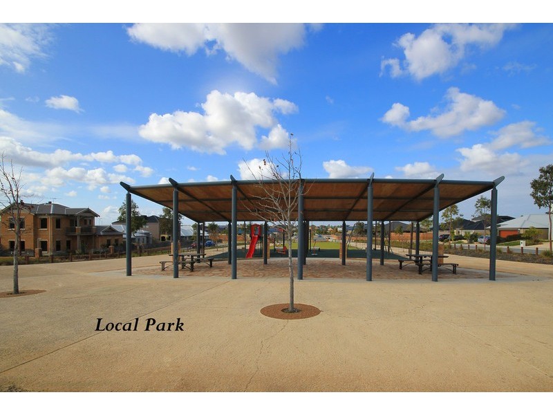 9 Roxton Way, Darch WA 6065