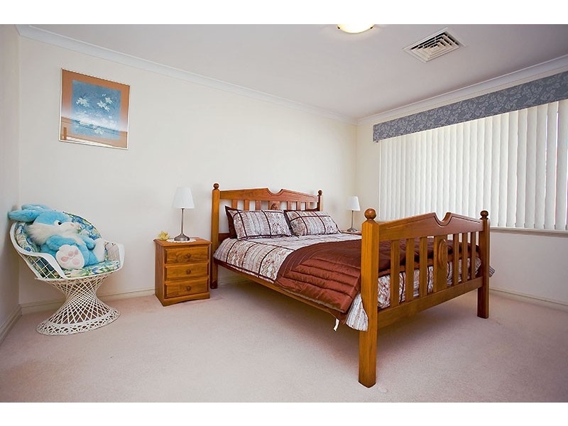 10 Regina Loop, Currambine WA 6028