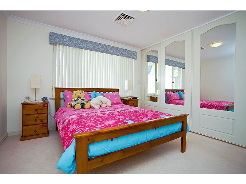 10 Regina Loop, Currambine WA 6028