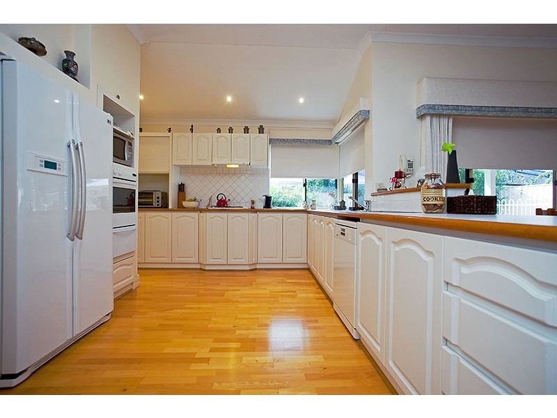 10 Regina Loop, Currambine WA 6028