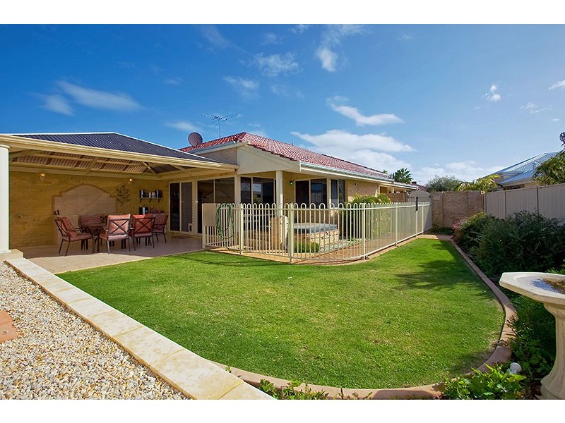 10 Regina Loop, Currambine WA 6028