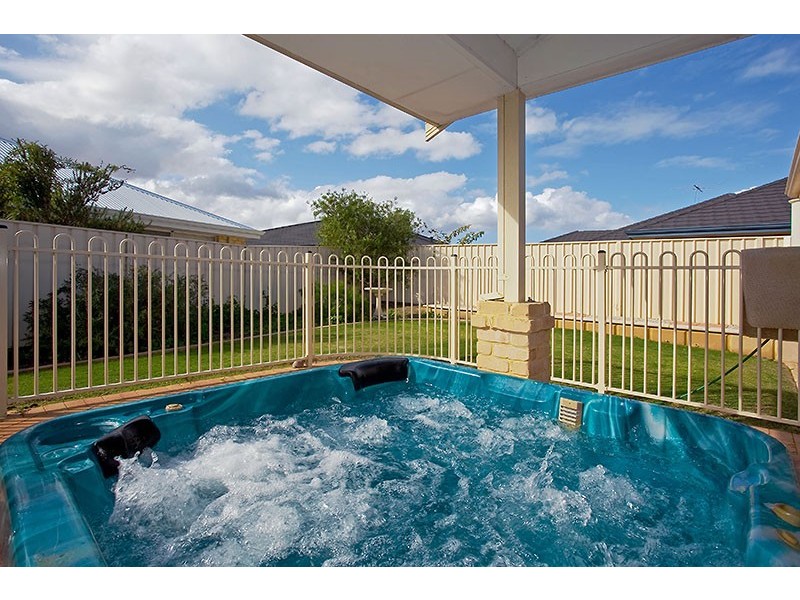 10 Regina Loop, Currambine WA 6028