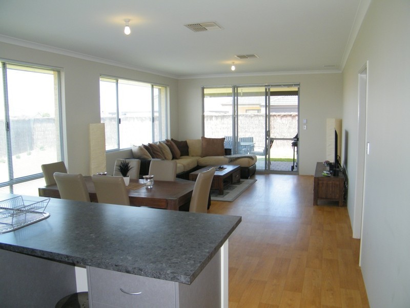 18 Finglass Meander, Butler WA 6036