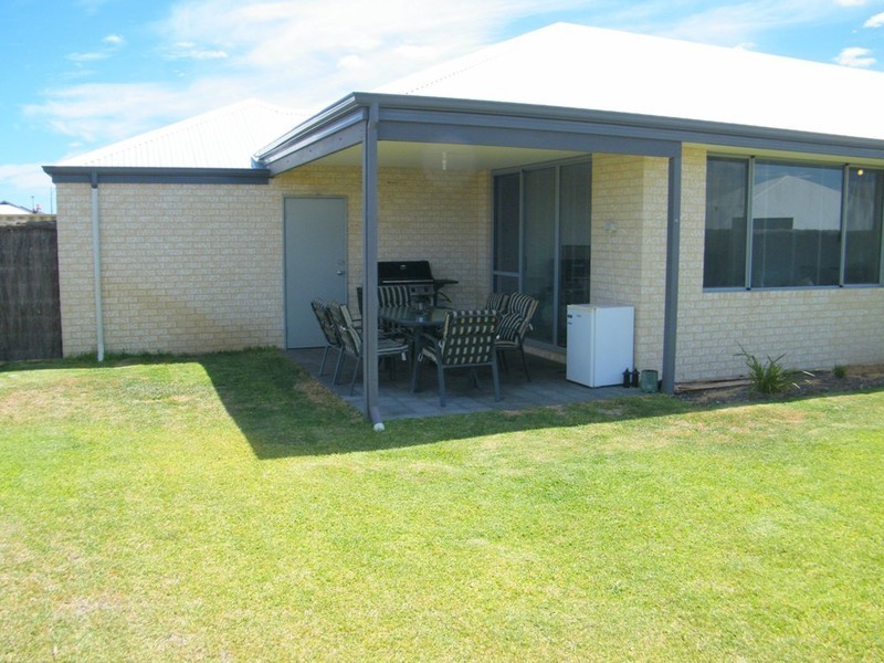 18 Finglass Meander, Butler WA 6036