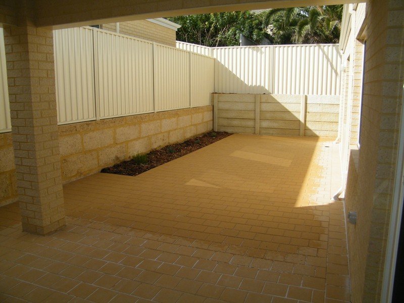 2A Selsfield Place, Balga WA 6061
