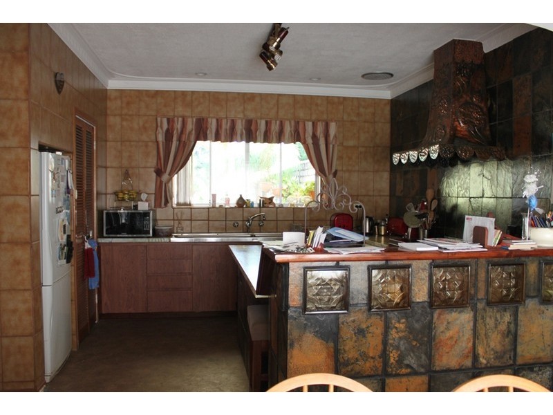 654 Beach Road, Hamersley WA 6022