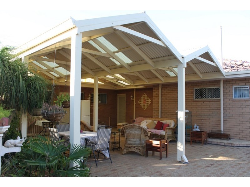 654 Beach Road, Hamersley WA 6022