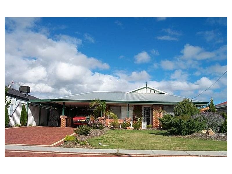 96 Berkley Road, Marangaroo WA 6064