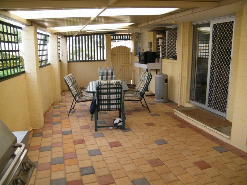 4 Rochford Way, Girrawheen WA 6064