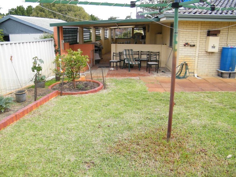 4 Rochford Way, Girrawheen WA 6064