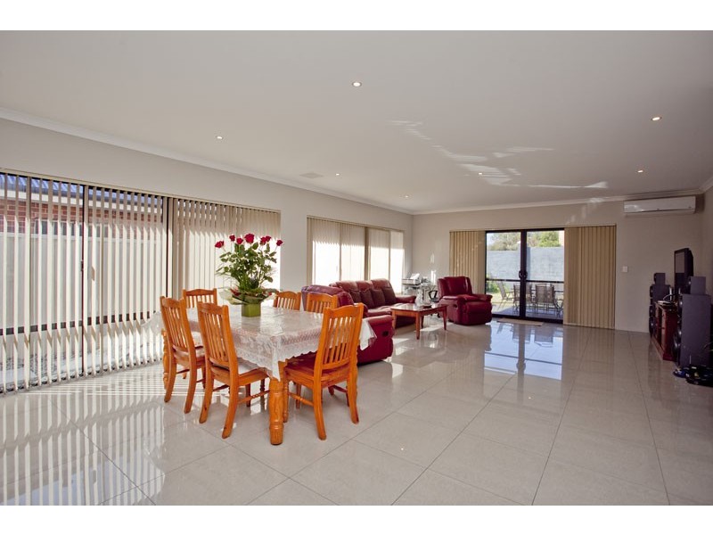 24 Katoomba Place, Belmont WA 6104