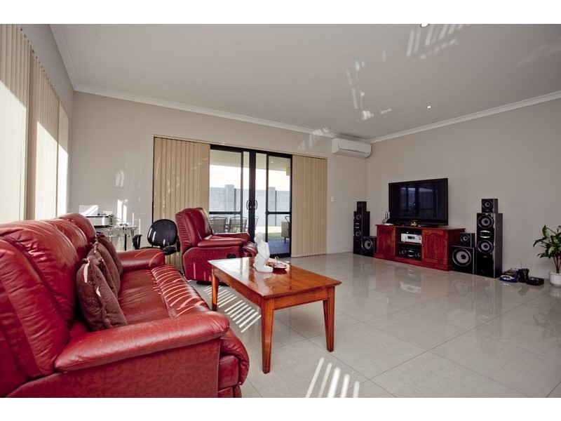 24 Katoomba Place, Belmont WA 6104