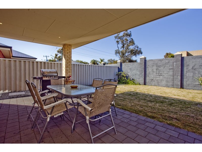 24 Katoomba Place, Belmont WA 6104