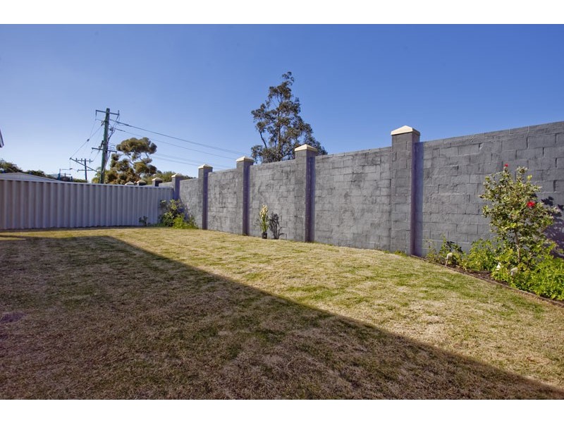 24 Katoomba Place, Belmont WA 6104