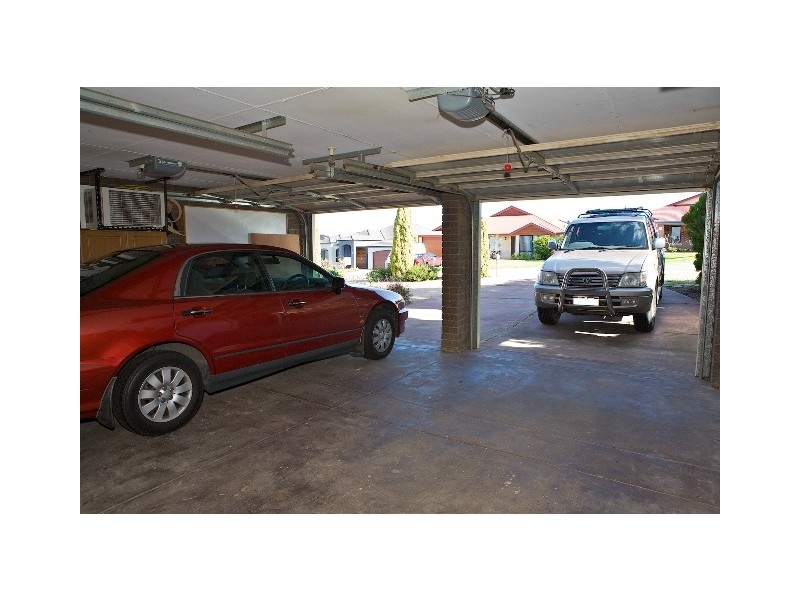 16 Voyage Road, Heathridge WA 6027