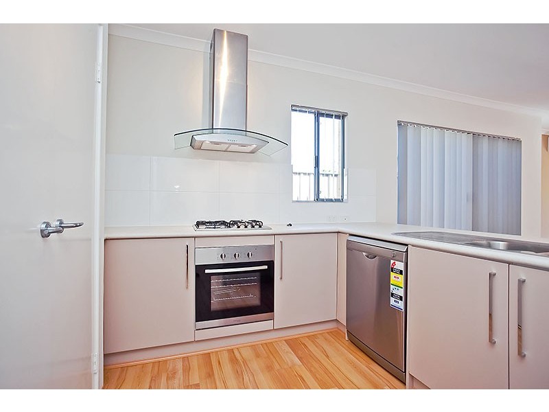 33C Chichester Way, Nollamara WA 6061