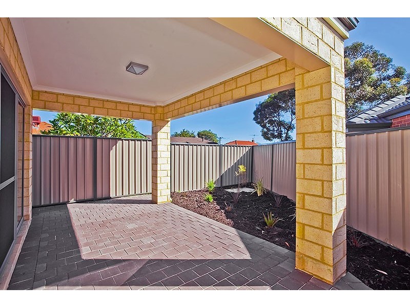 33C Chichester Way, Nollamara WA 6061