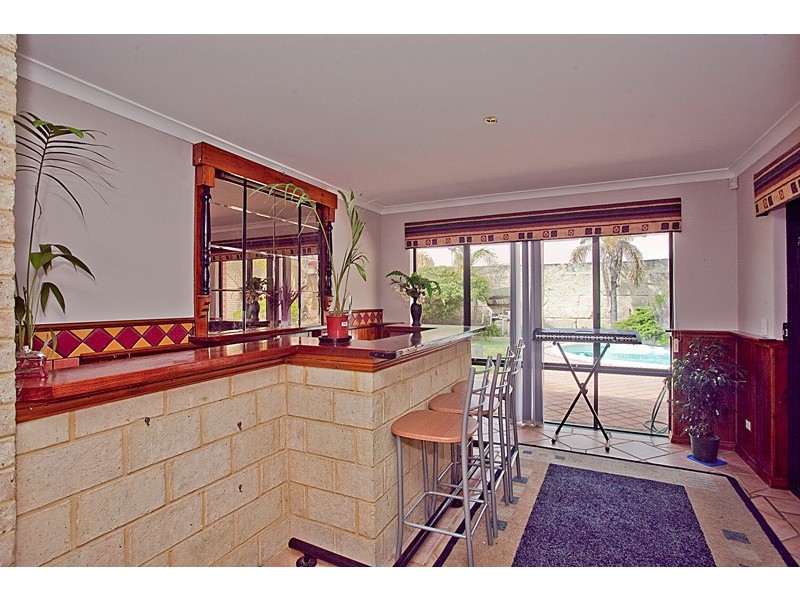 5 Siderno Rise, Hocking WA 6065