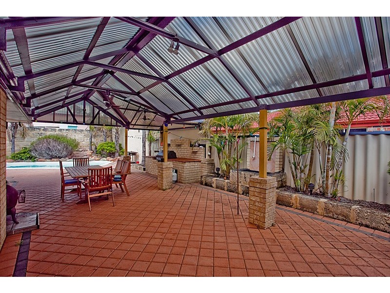 5 Siderno Rise, Hocking WA 6065